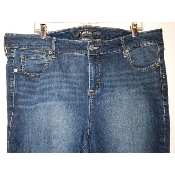 TORRID 20WR Medium Wash High Rise Curvy Skinny Jeans 25" inseam - Picture 3 of 7